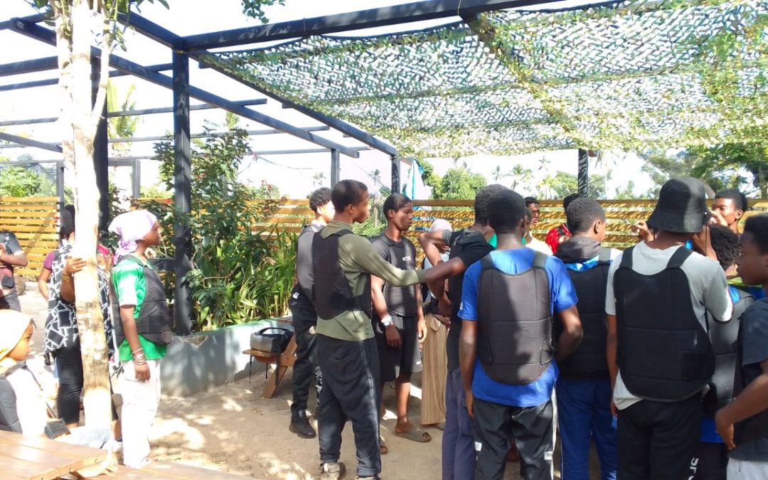 Sortie éducative à Tsingoni : immersion paintball pour les jeunes accompagnés par la prévention spécialisée
